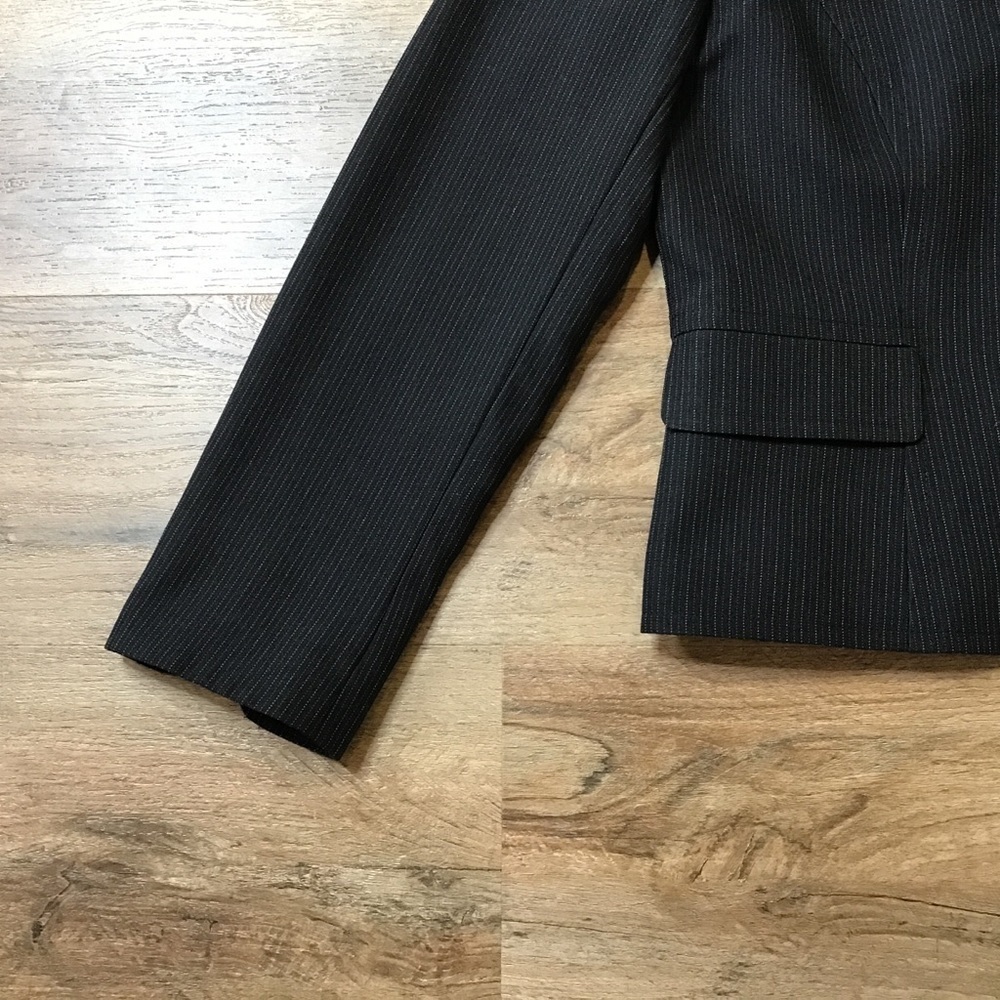 TAHARI Blazer Size 8 Petite Jacket Arthur Levine Suit Pin Stripe Black Multi - Picture 6 of 10